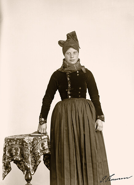S&oslash;nderho, Fan&oslash;: Andrea Lassen