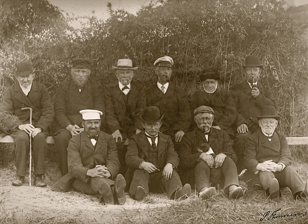 Sønderho, Fanø: Gamle sømænd på 'Børsen' ved havnen i Sønderho senest 1911